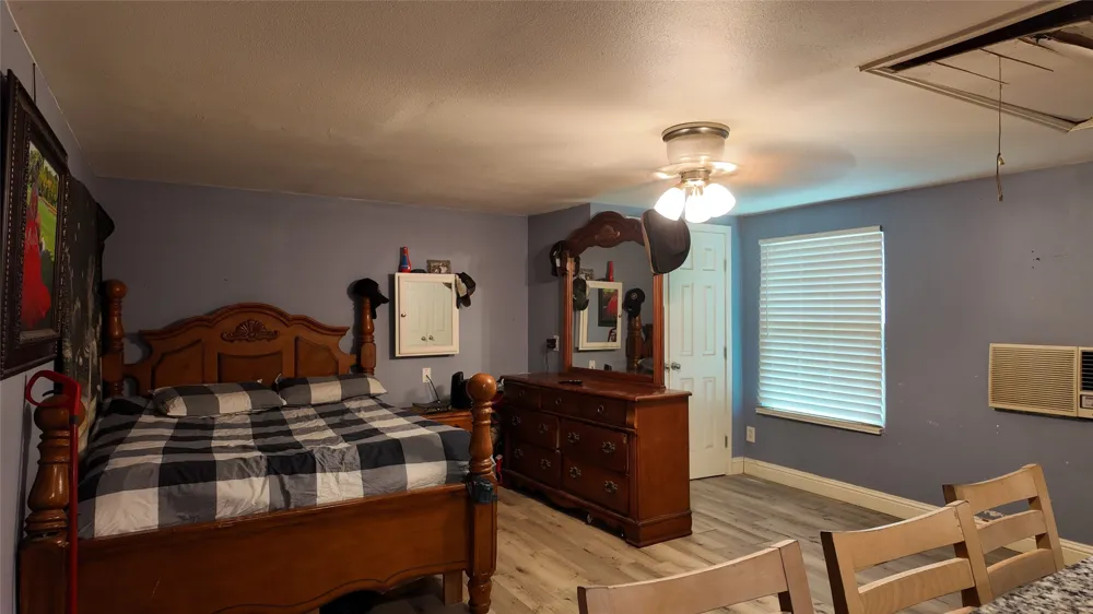 327 S Overlook Drive Red Oak, TX 75154