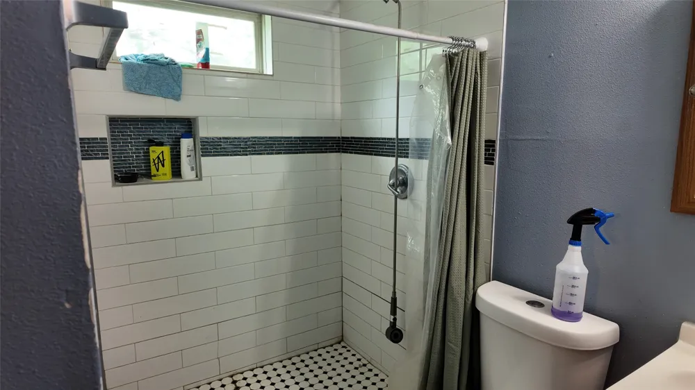 327 S Overlook Drive Red Oak, TX 75154