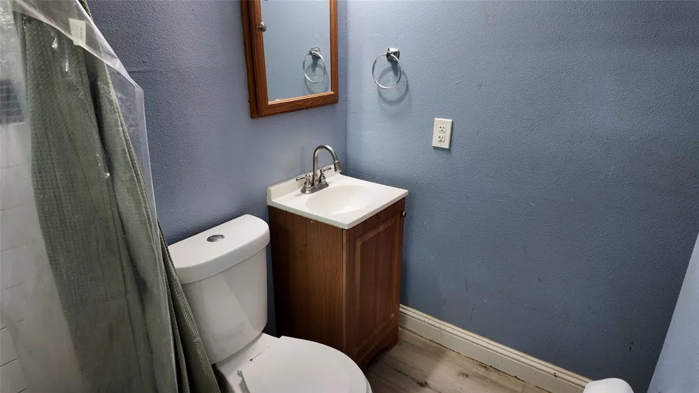 327 S Overlook Drive Red Oak, TX 75154