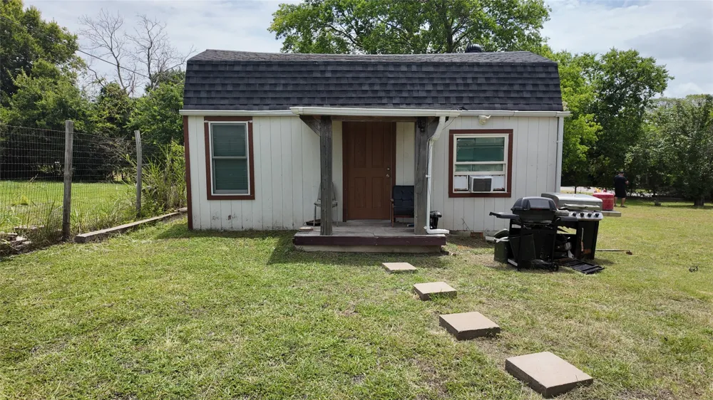 327 S Overlook Drive Red Oak, TX 75154
