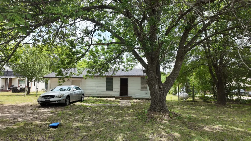 327 S Overlook Drive Red Oak, TX 75154