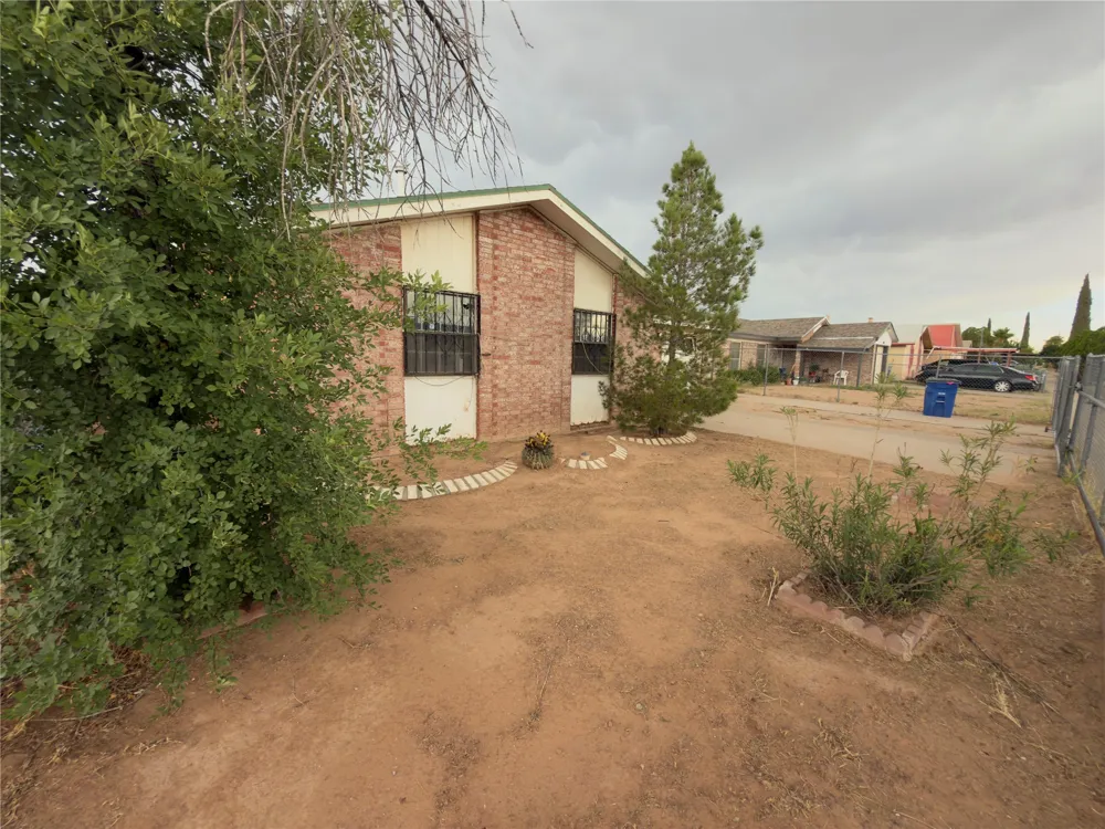 10709 Quartz Street El Paso, TX 79924