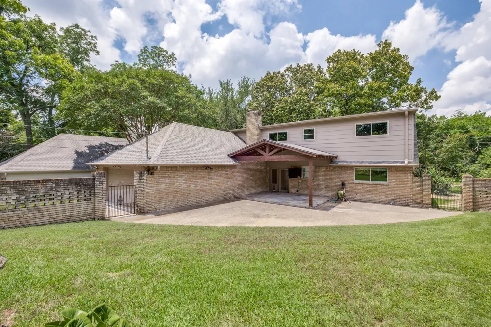 12022 Dixfield Drive Dallas, TX 75218