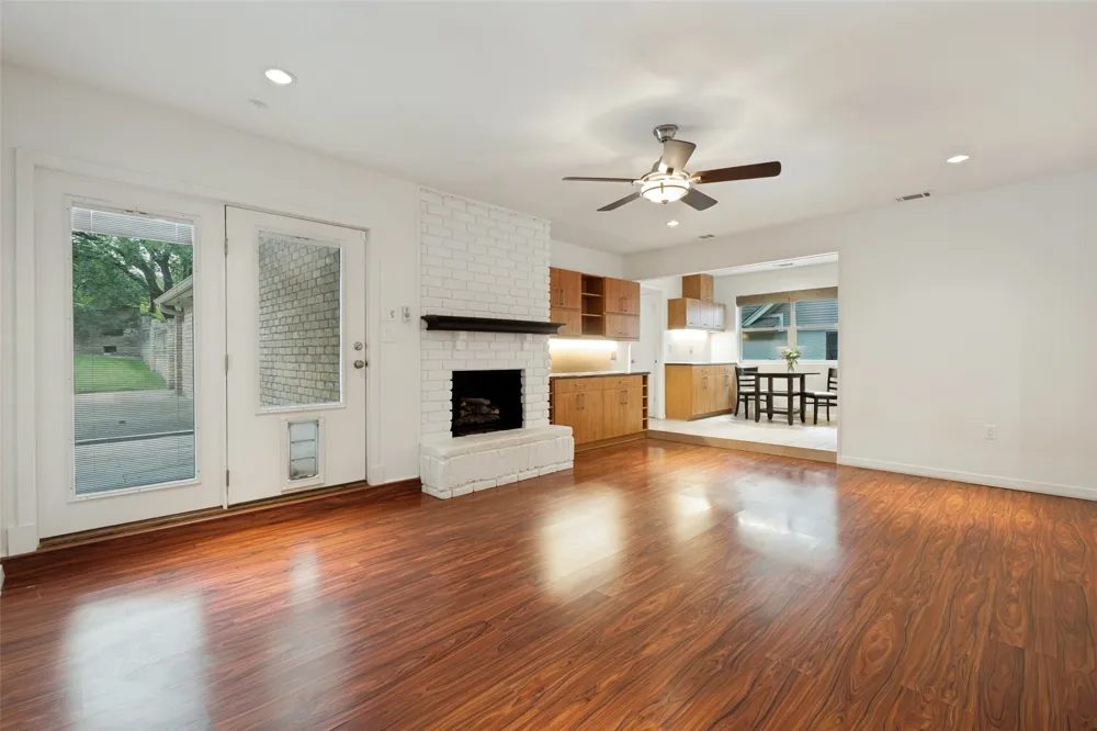 12022 Dixfield Drive Dallas, TX 75218