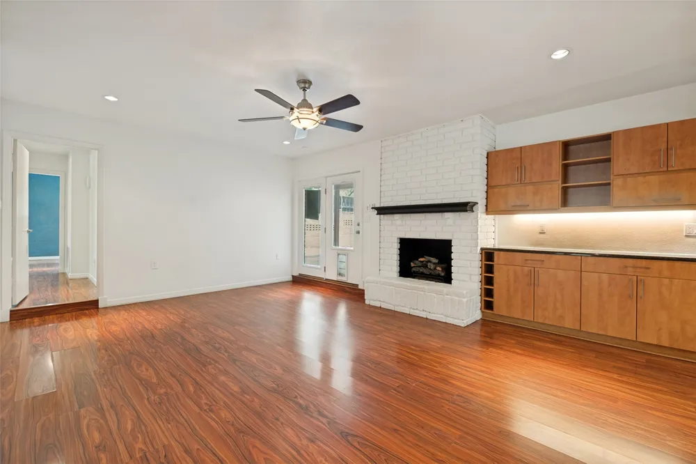 12022 Dixfield Drive Dallas, TX 75218