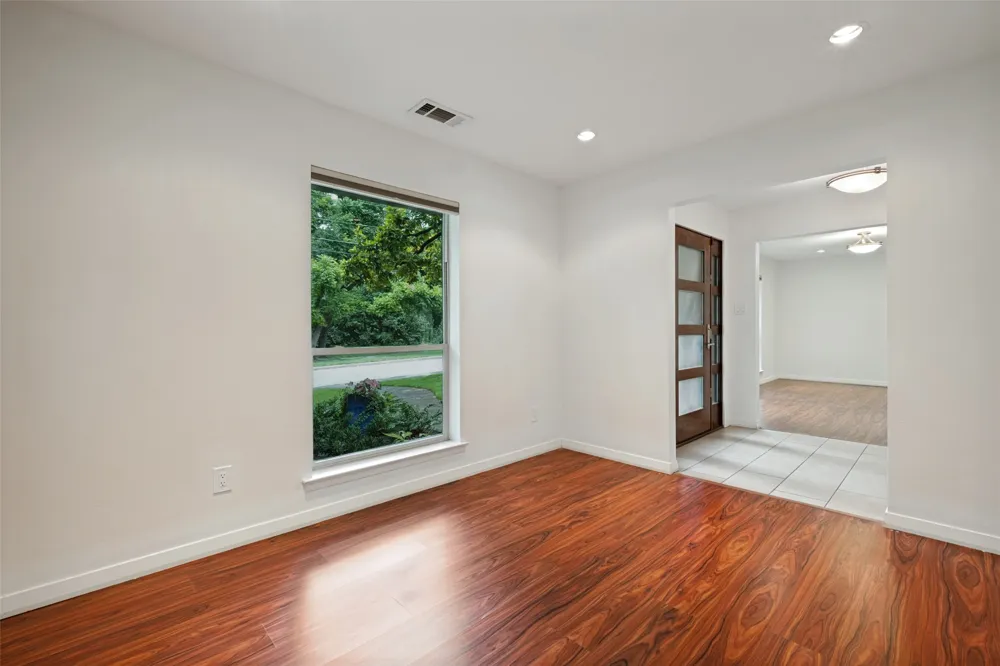 12022 Dixfield Drive Dallas, TX 75218