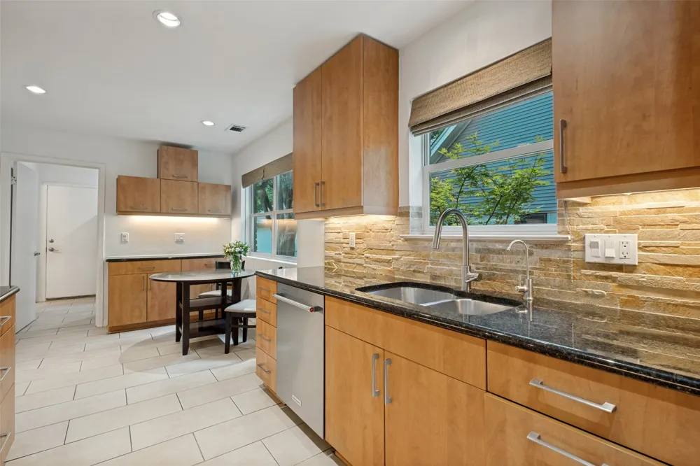 12022 Dixfield Drive Dallas, TX 75218