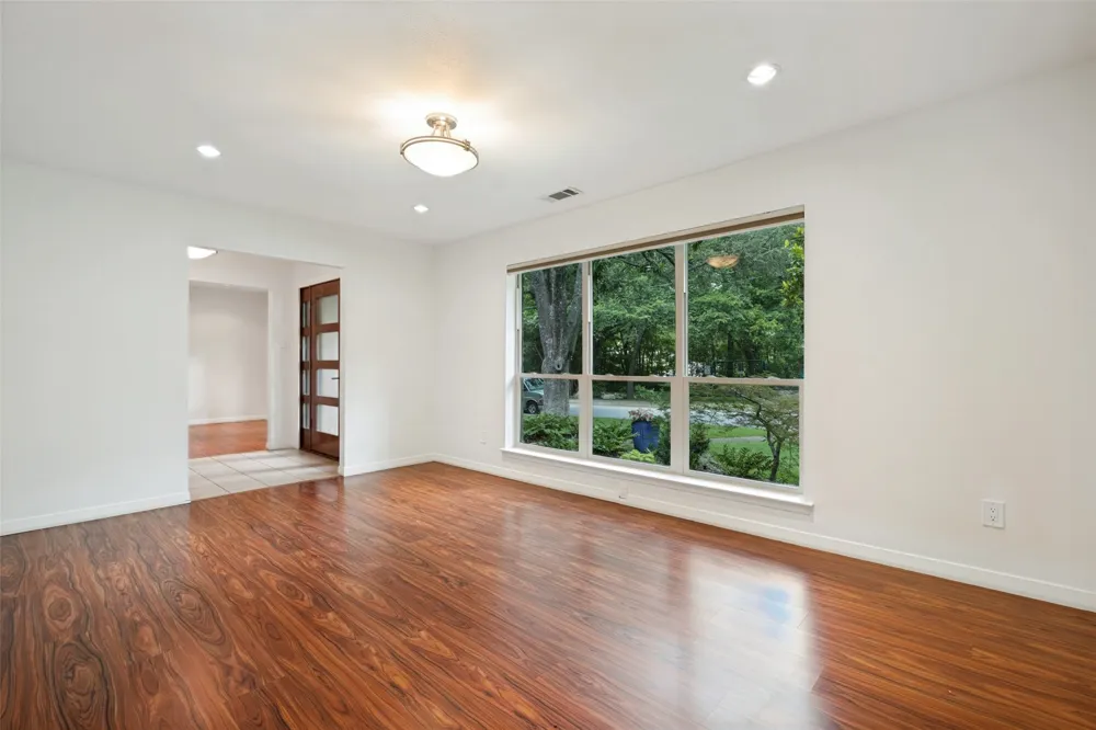 12022 Dixfield Drive Dallas, TX 75218