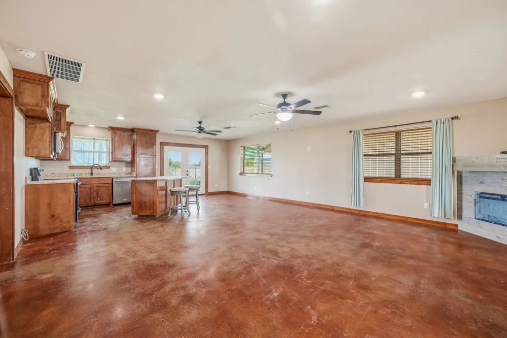 341 Wesley Chapel Road Jacksboro, TX 76458