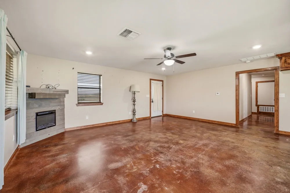 341 Wesley Chapel Road Jacksboro, TX 76458