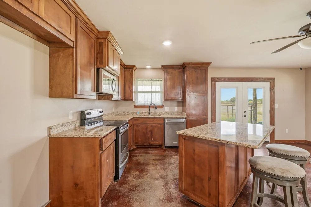 341 Wesley Chapel Road Jacksboro, TX 76458