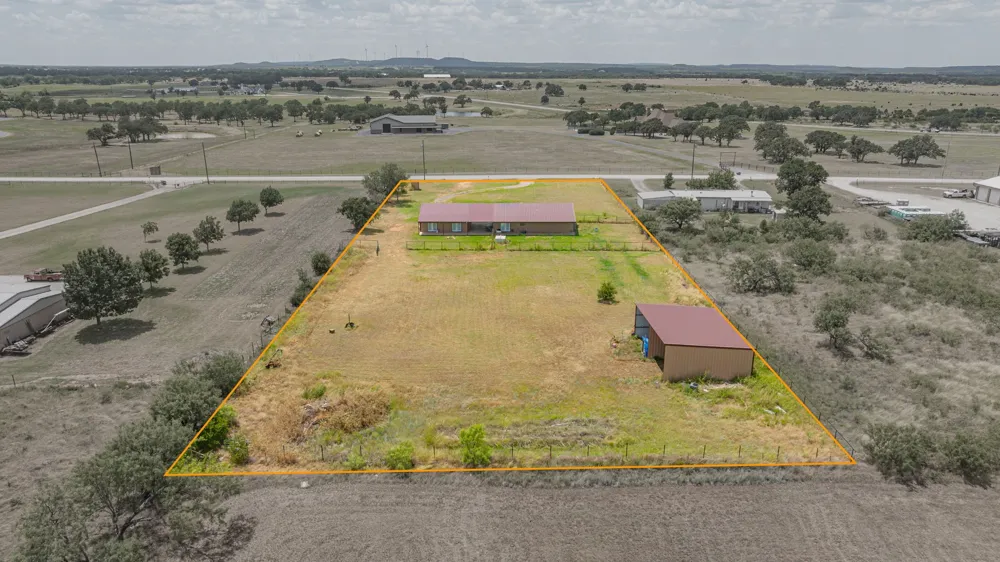 341 Wesley Chapel Road Jacksboro, TX 76458