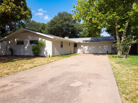 725 Ridgecrest Drive