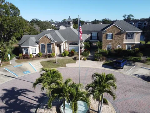940 VILLAGE TRAIL #4-202