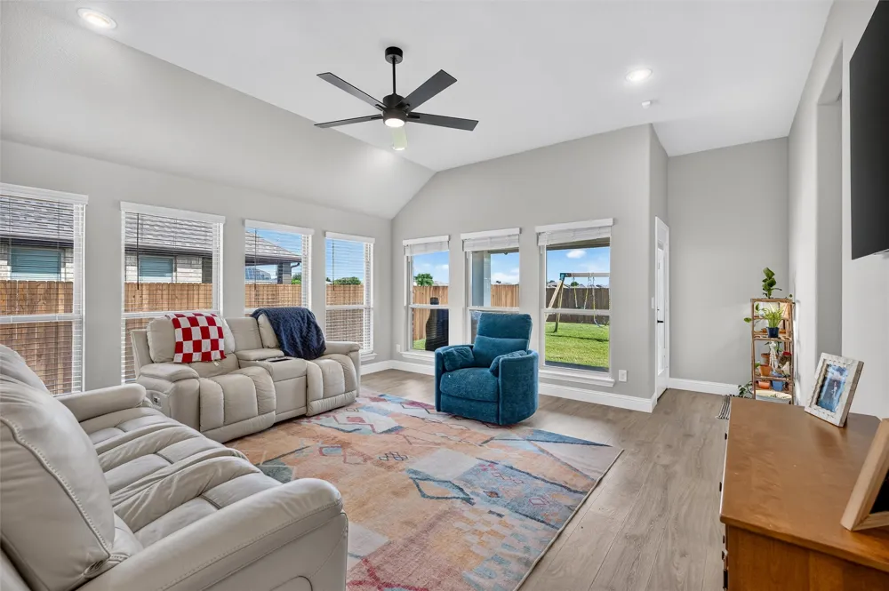 208 Shady Bank Way Nevada, TX 75173