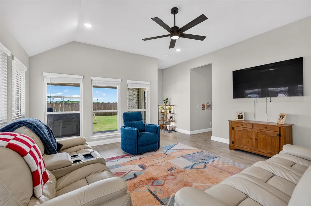 208 Shady Bank Way Nevada, TX 75173