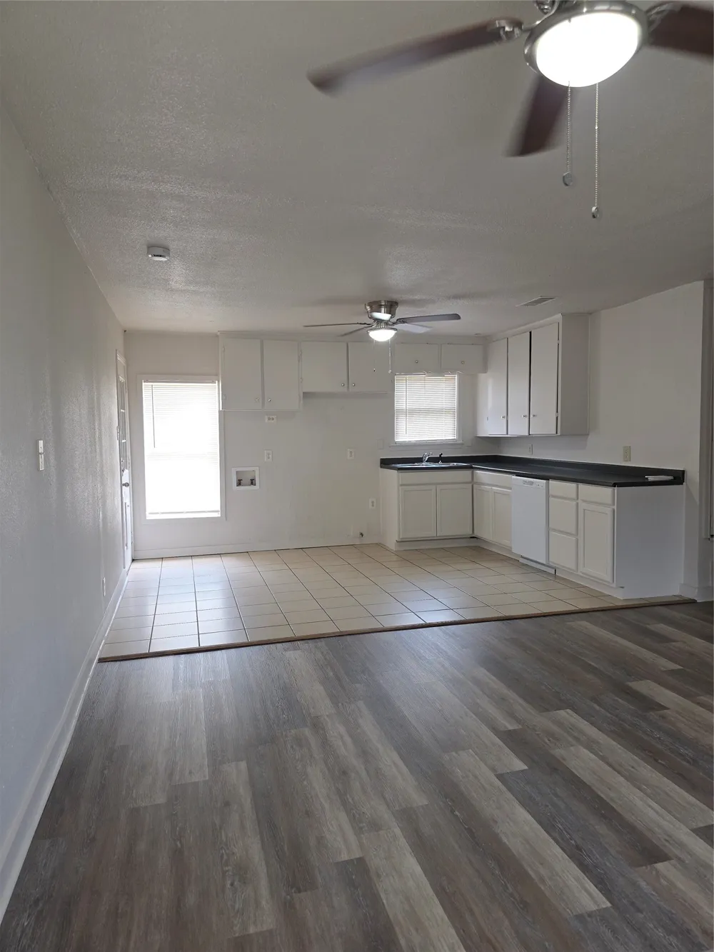432 Lorna Street Burleson, TX 76028