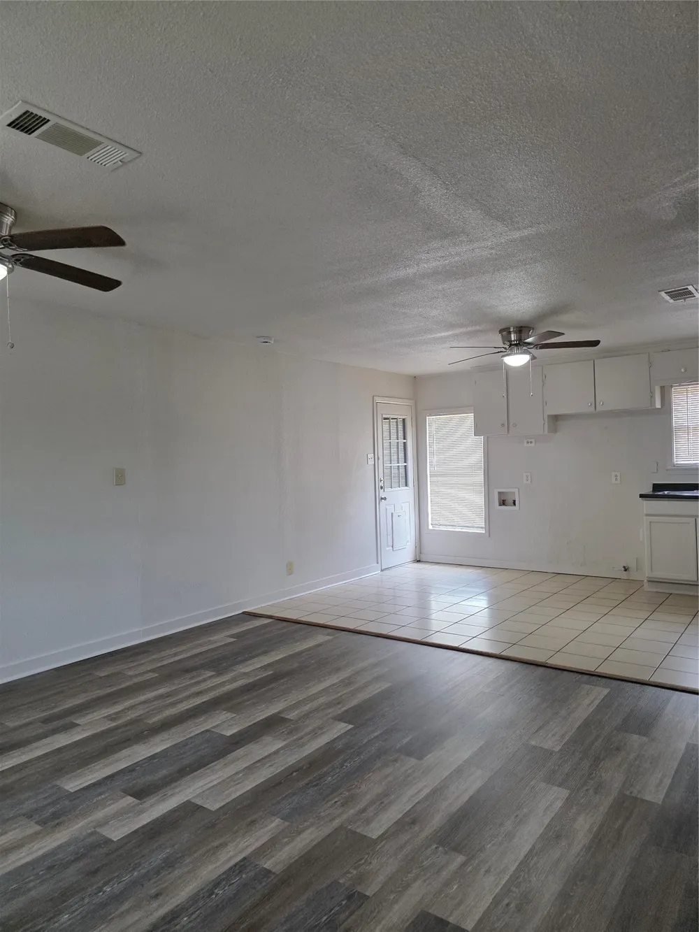 432 Lorna Street Burleson, TX 76028