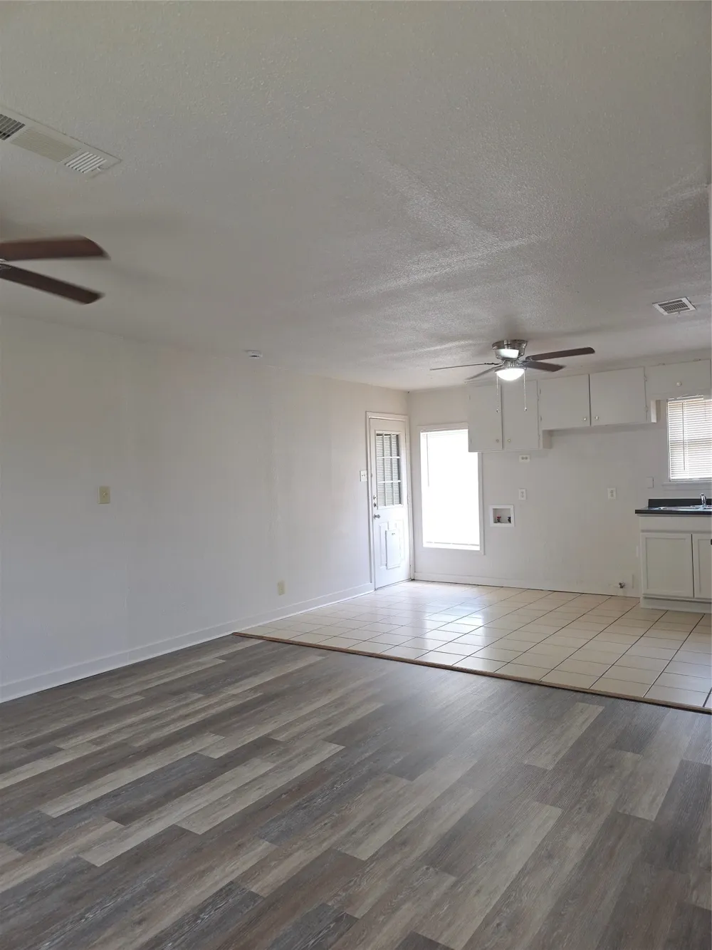 432 Lorna Street Burleson, TX 76028