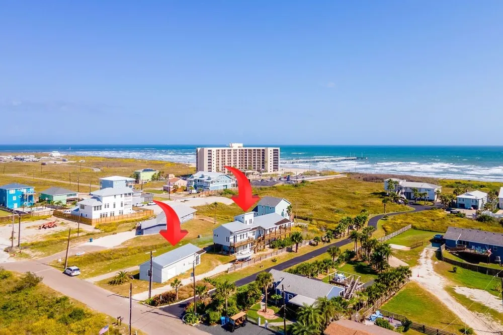 127 Twelfth Street Port Aransas, TX 78373