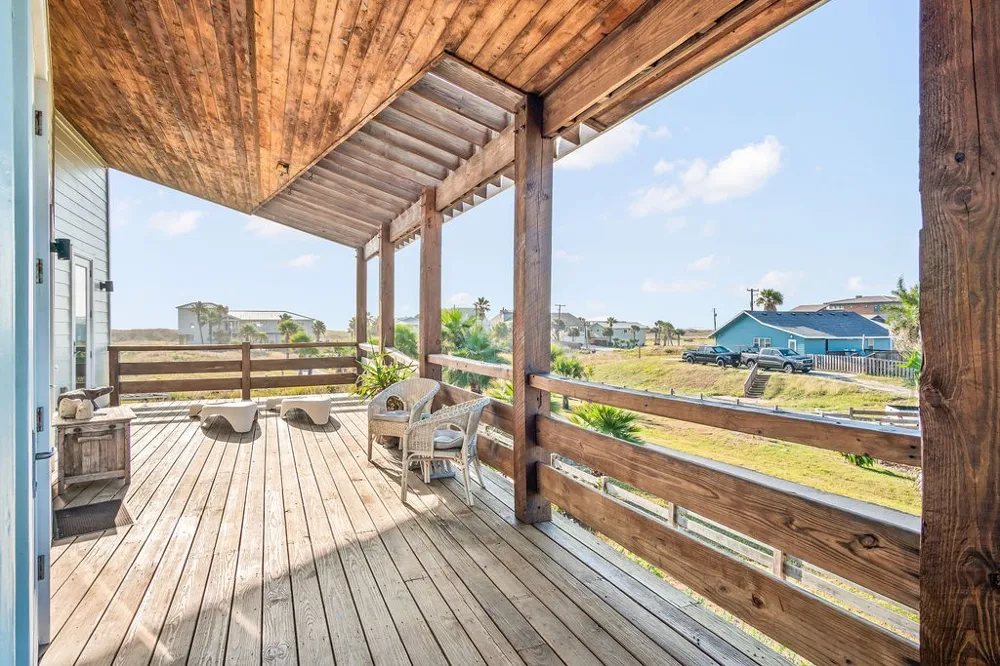 127 Twelfth Street Port Aransas, TX 78373