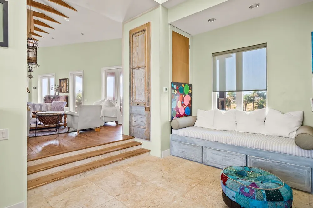 127 Twelfth Street Port Aransas, TX 78373
