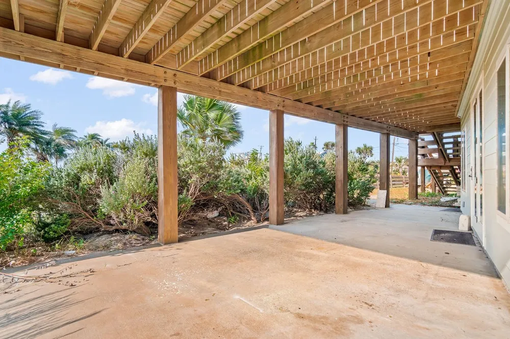 127 Twelfth Street Port Aransas, TX 78373