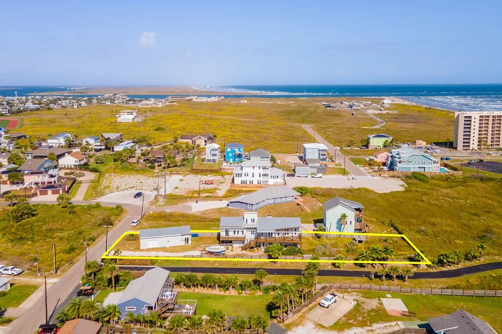 127 Twelfth Street Port Aransas, TX 78373