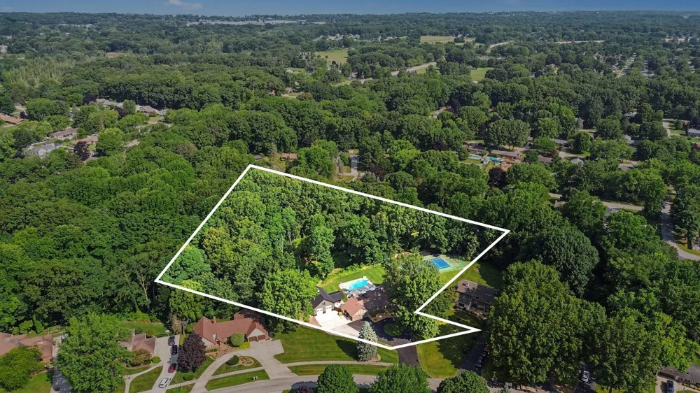 1555 Cardinal Drive St. Joseph, MI 49085