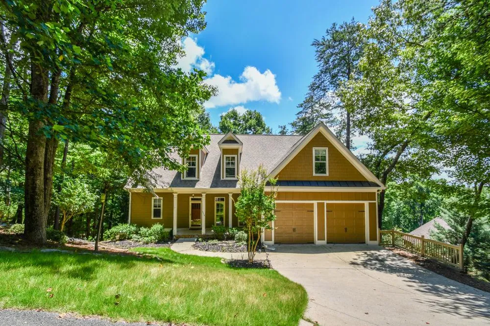 173 Indian Oak Drive Waleska, GA 30183