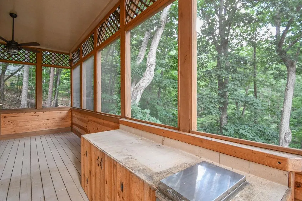 173 Indian Oak Drive Waleska, GA 30183