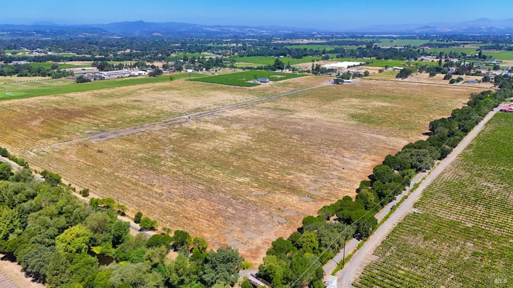 2942 Guerneville Road Santa Rosa, CA 95401