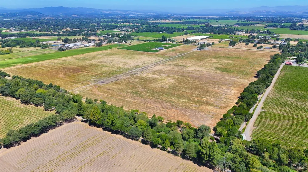 2942 Guerneville Road Santa Rosa, CA 95401