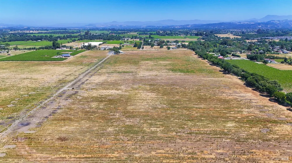 2942 Guerneville Road Santa Rosa, CA 95401