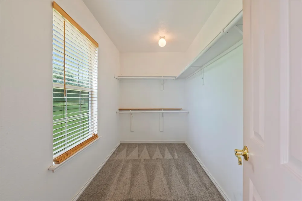 5710 County Road 166 Alvin, TX 77511
