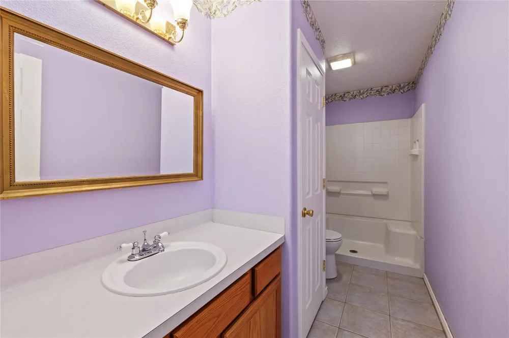 5710 County Road 166 Alvin, TX 77511