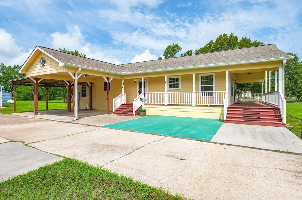 5710 County Road 166 Alvin, TX 77511