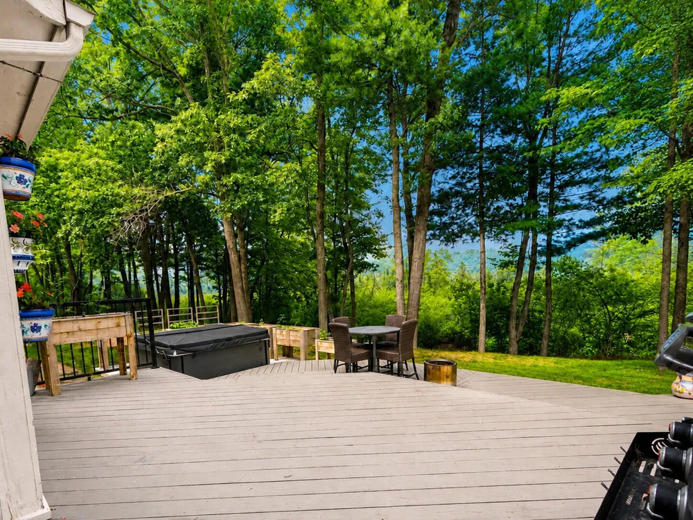 244 Indian Trail Lake Orion, MI 48362