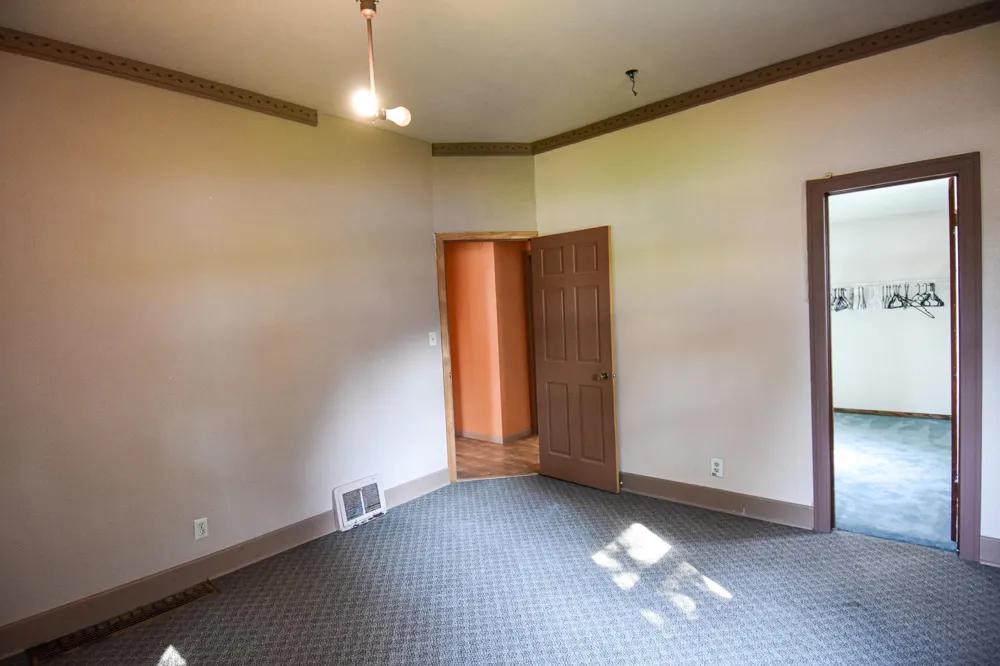 237 E Nelson Avenue Warren, MN 56762