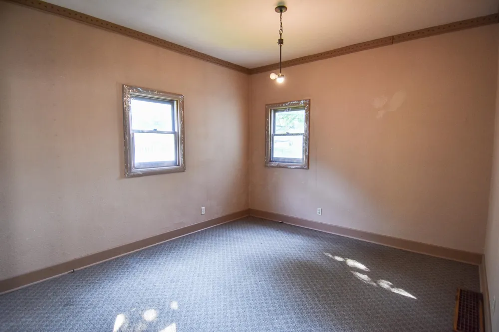 237 E Nelson Avenue Warren, MN 56762