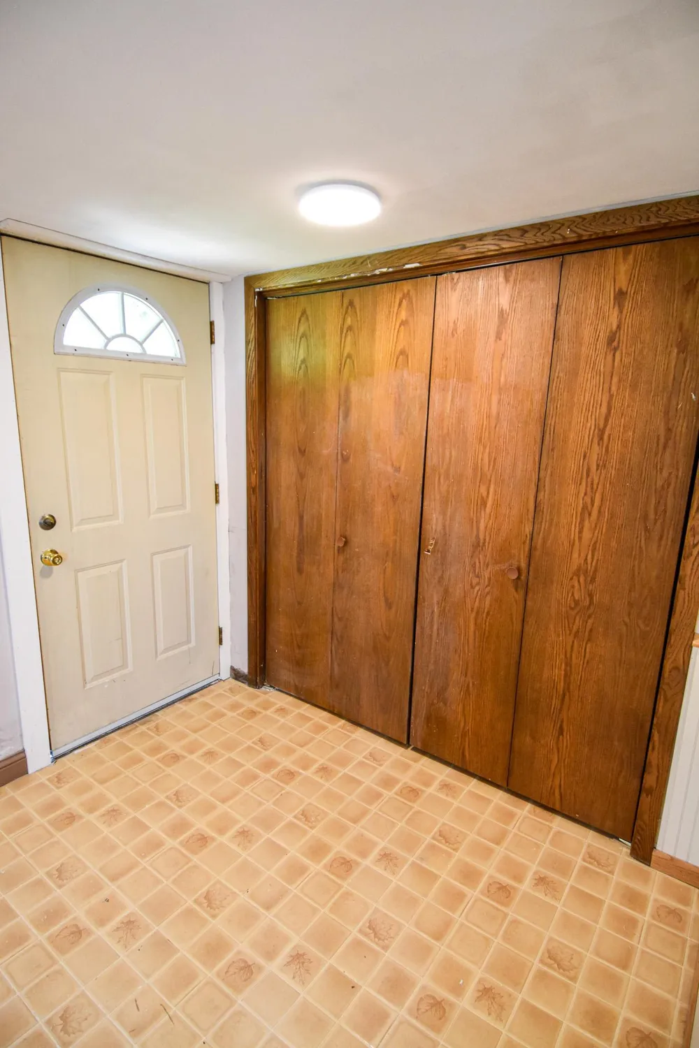 237 E Nelson Avenue Warren, MN 56762