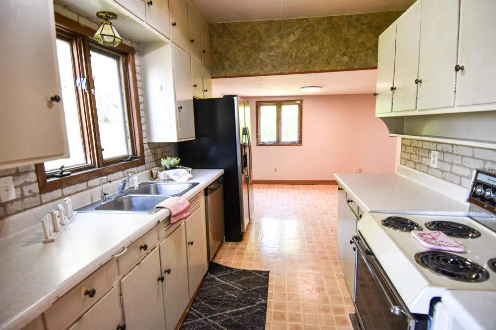 237 E Nelson Avenue Warren, MN 56762