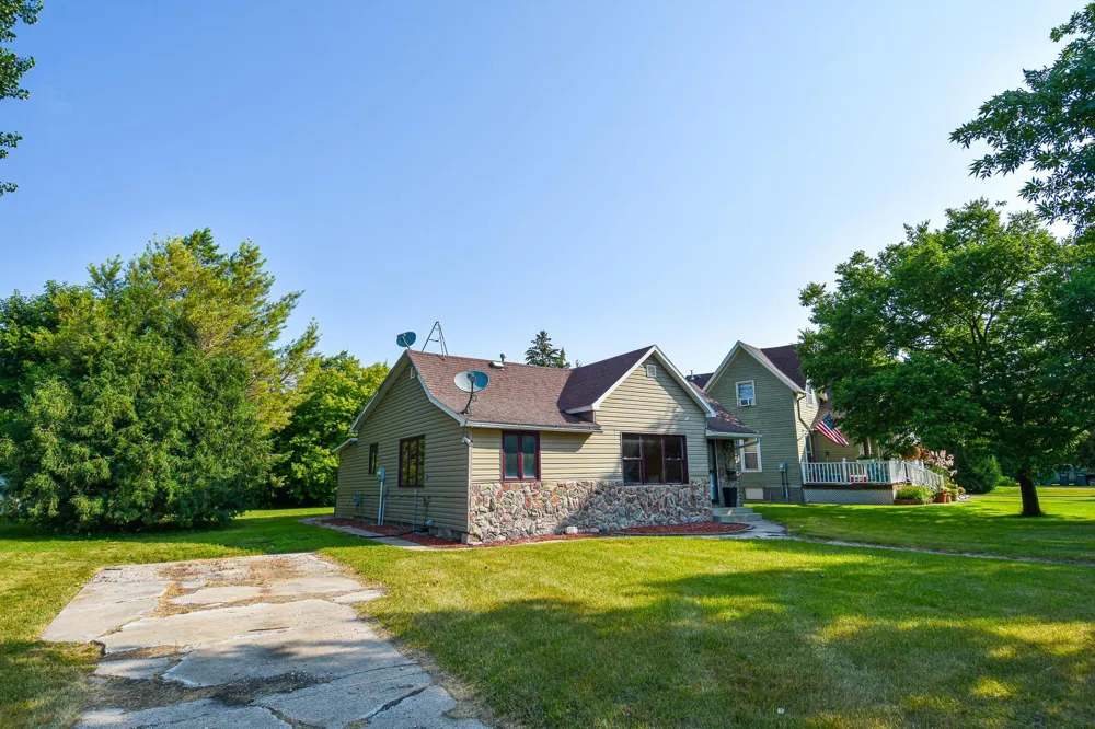237 E Nelson Avenue Warren, MN 56762
