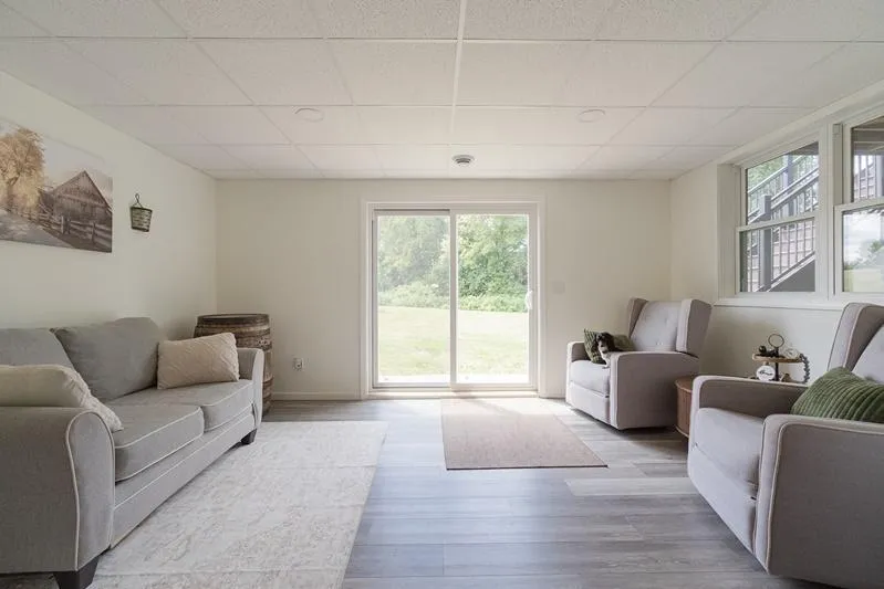 9199 50th Street NW Annandale, MN 55302