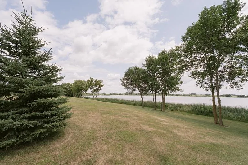 9199 50th Street NW Annandale, MN 55302