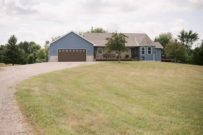 9199 50th Street NW Annandale, MN 55302