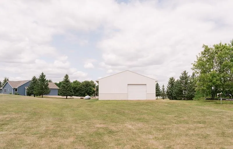 9199 50th Street NW Annandale, MN 55302