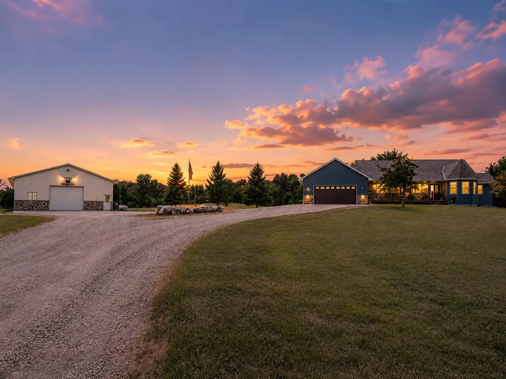 9199 50th Street NW Annandale, MN 55302