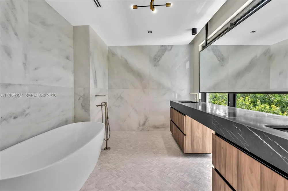 6020 Alton Rd Miami Beach, FL 33140