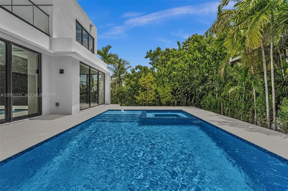 6020 Alton Rd Miami Beach, FL 33140